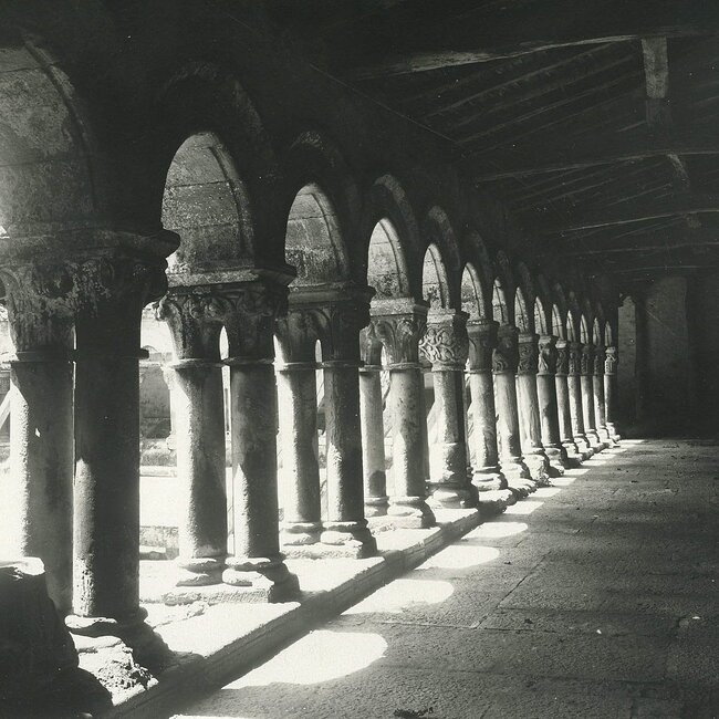 Claustro de la Colegiata de Santillana del Mar