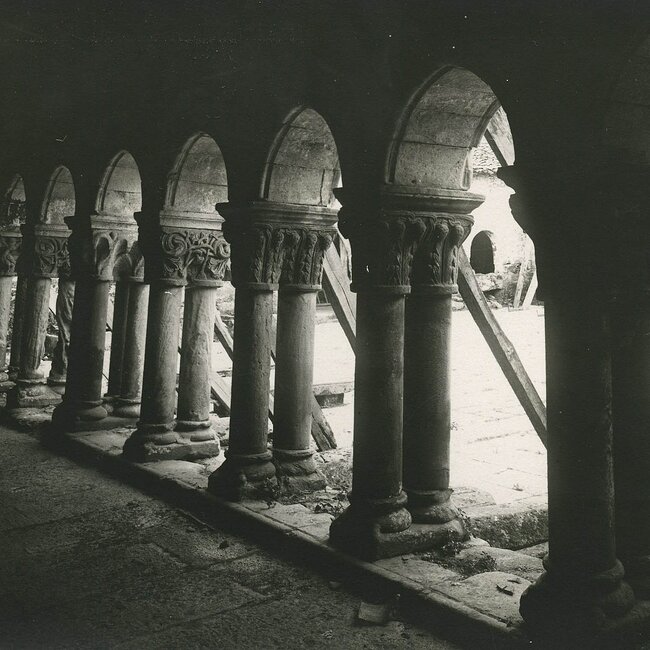 Claustro de la Colegiata de Santillana del Mar