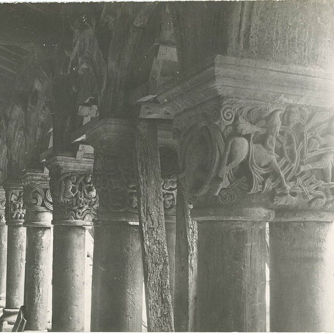 Claustro de la Colegiata de Santillana del Mar