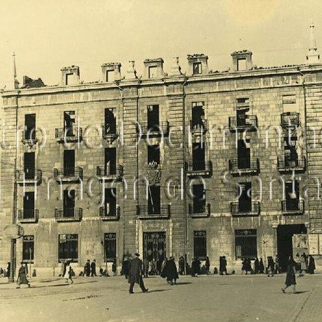 [1943] - Ruinas de la aduana en la avenida de Alfonso XXI