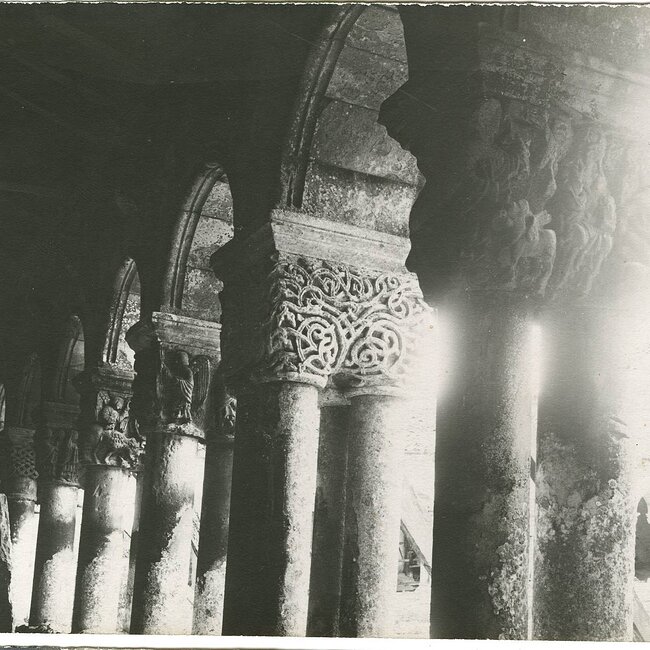 Claustro de la Colegiata de Santillana del Mar