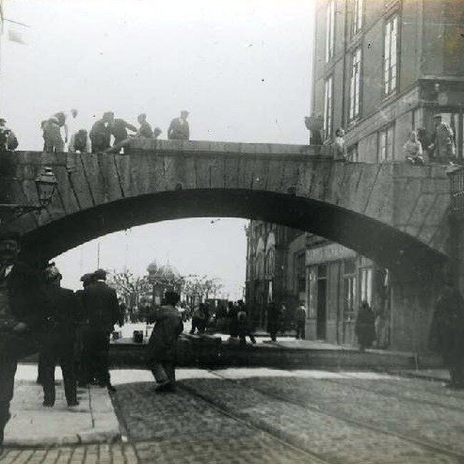 [1906] - Derribo del viejo puente de Vargas