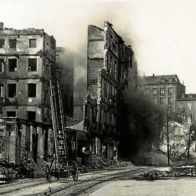 [1941] - Ruinas de la zona de Atarazanas