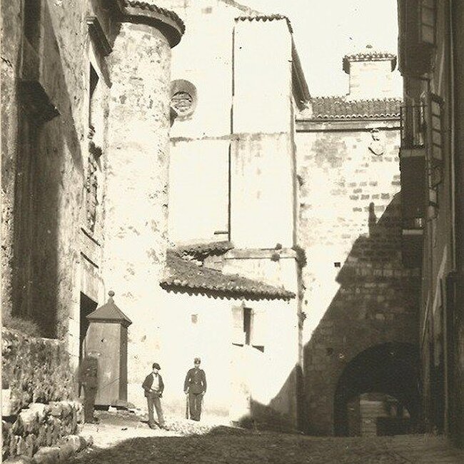 [c. 1890] - Calle de los Azogues vista desde el este