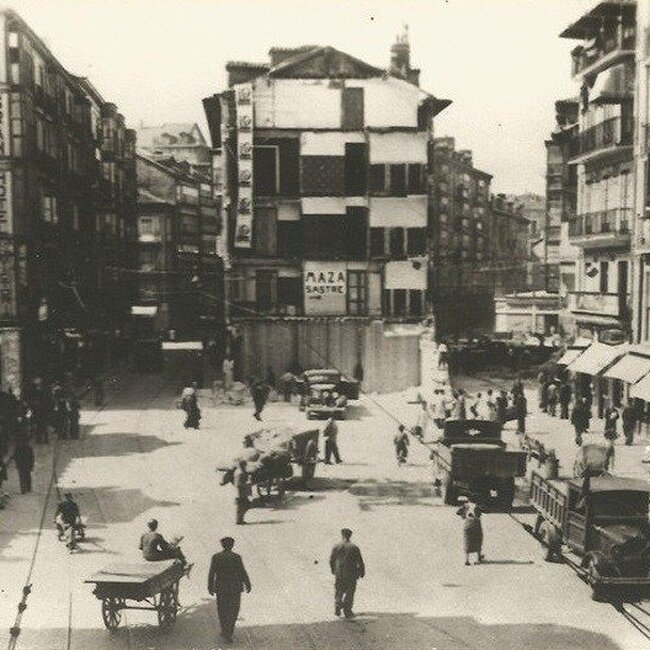 [1936] - Derribo de la manzana entre la calle de Atarazanas y calle de Colón