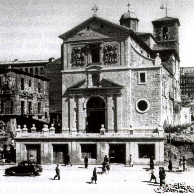 [c. 1945] - La iglesia de la Compañía reconstruida casi totalmente