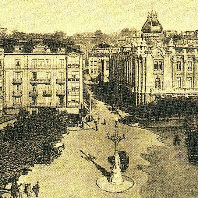 [c. 1930] - Plaza de Pi y Margall desde el sur