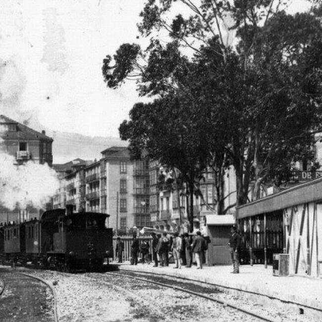 [1890] - Tren a vapor en la estación de Solares-Bilbao