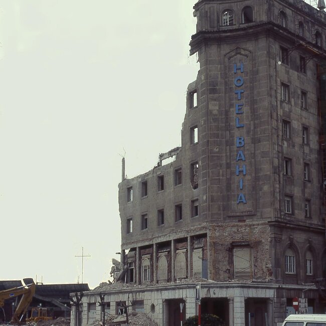[1992] - Fachada derrumbada del antiguo Hotel Bahía