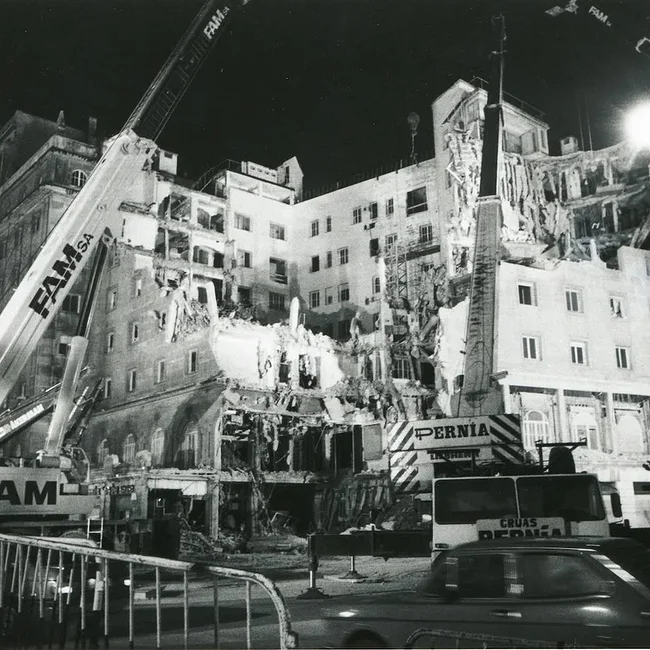 [1992] - Derrumbe del antiguo Hotel Bahía