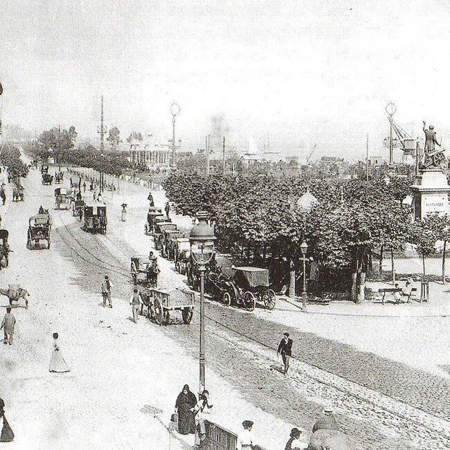 Plaza Velarde vista desde el puente