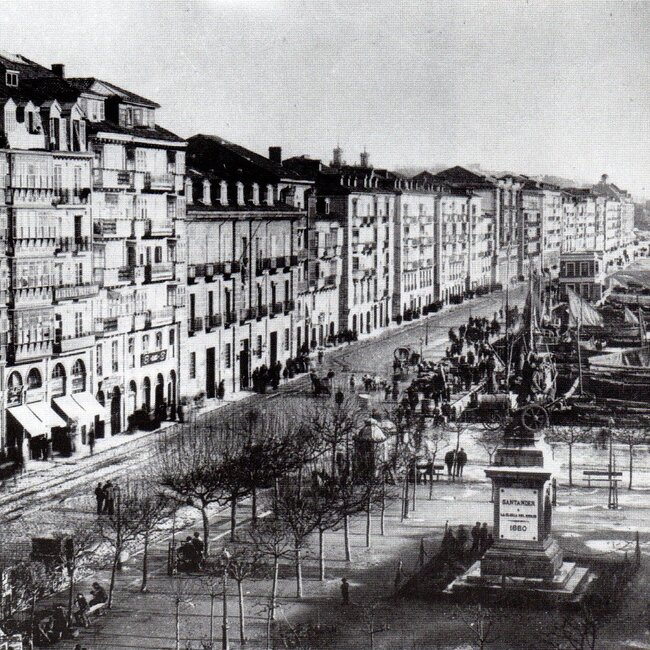 Plaza Velarde vista desde el suroeste