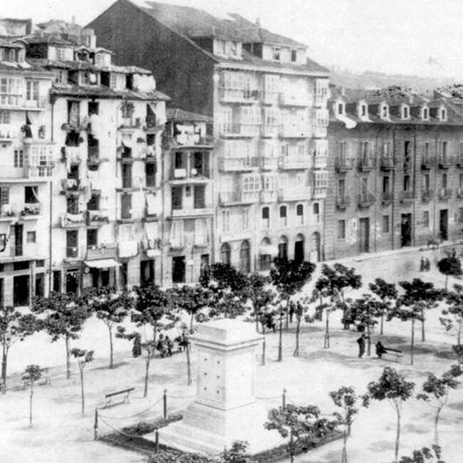 [1869] - Plaza Velarde vista desde el suroeste