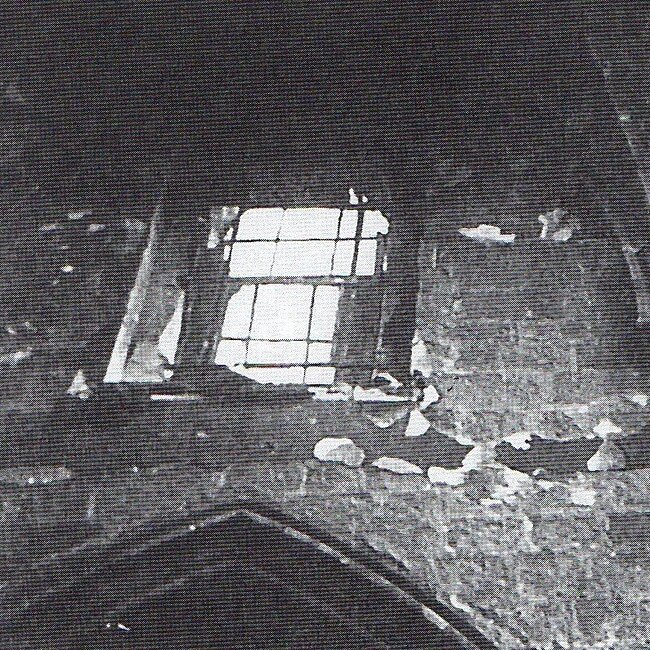 [1942] - Tramo del claristorio norte de la Catedral de Santander tras el incendio