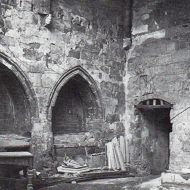 Enterramientos de los Escalante en la capilla de Santiago de la Catedral de Santander