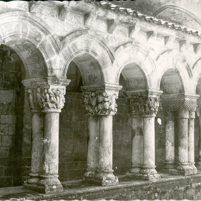 [1957] - Claustro de la Colegiata de Santillana del Mar