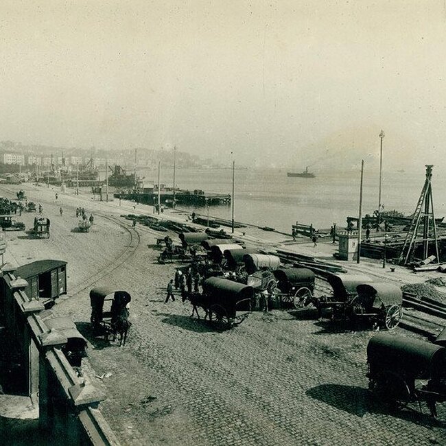 Muelles junto a Calderón de la Barca