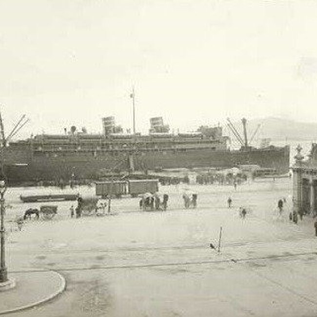 Muelles junto a Calderón de la Barca