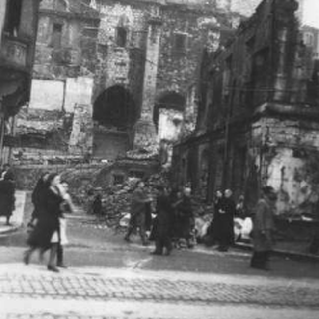 [1941] - Calle de la Pescadería desde la Ribera