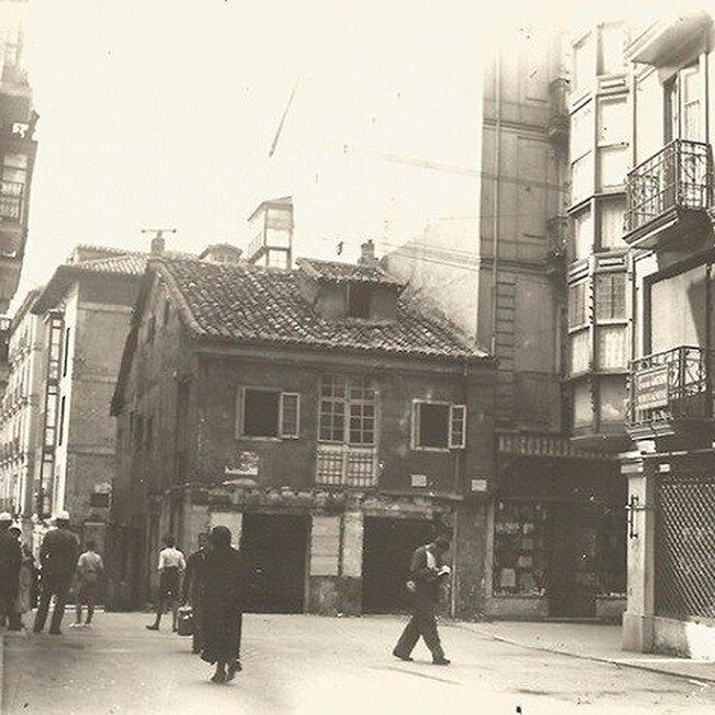 [1930] - Casa Tapón de la calle Lealtad desde el norte