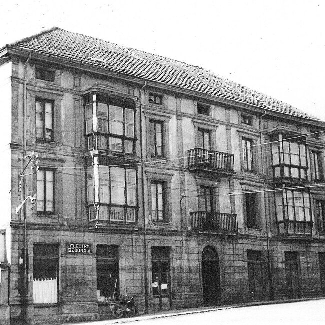 [1963] - Edificio Bedón en Cabezón de la Sal