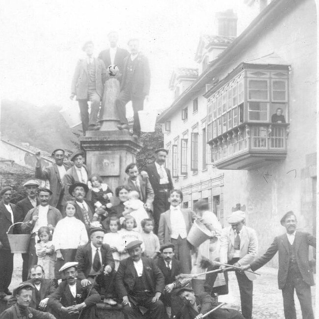 Fuente en la Plaza de Cabezón de la Sal
