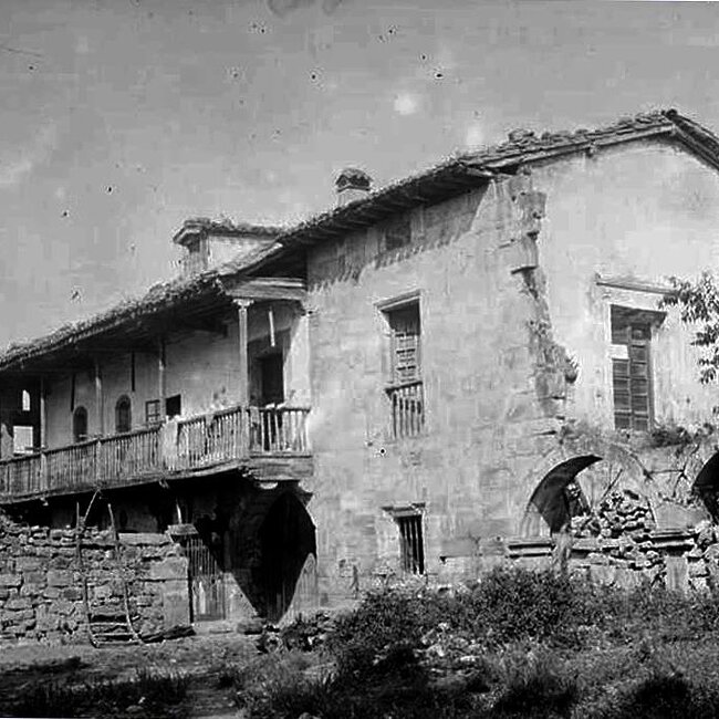 Casa del Barrio de La Pesa en Cabezón de la Sal