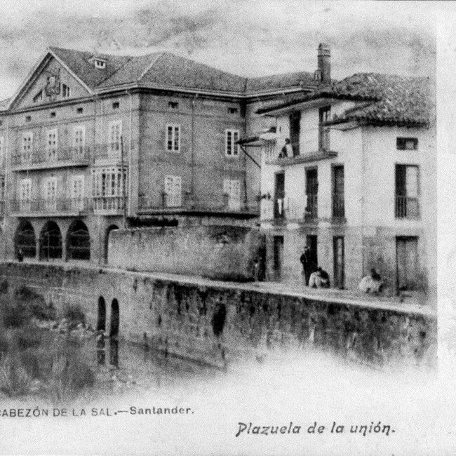 Plazuela de la Unión en Cabezón de la Sal