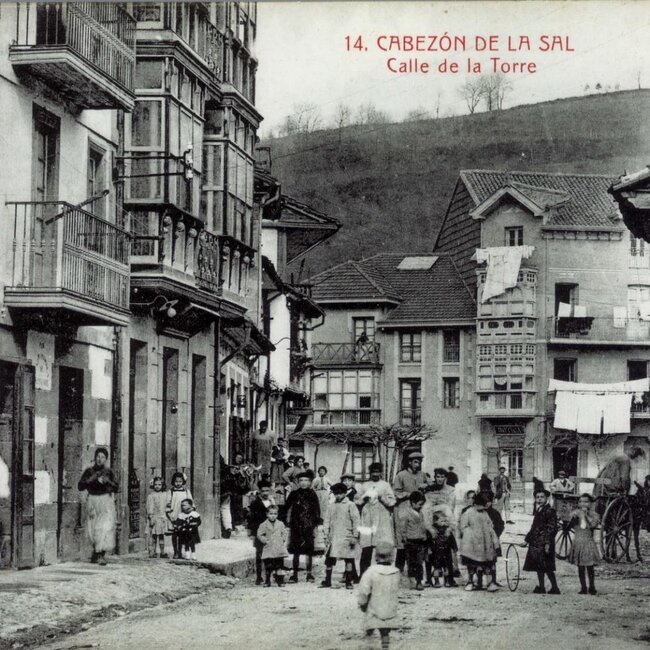 Calle de la Torre en Cabezón de la Sal