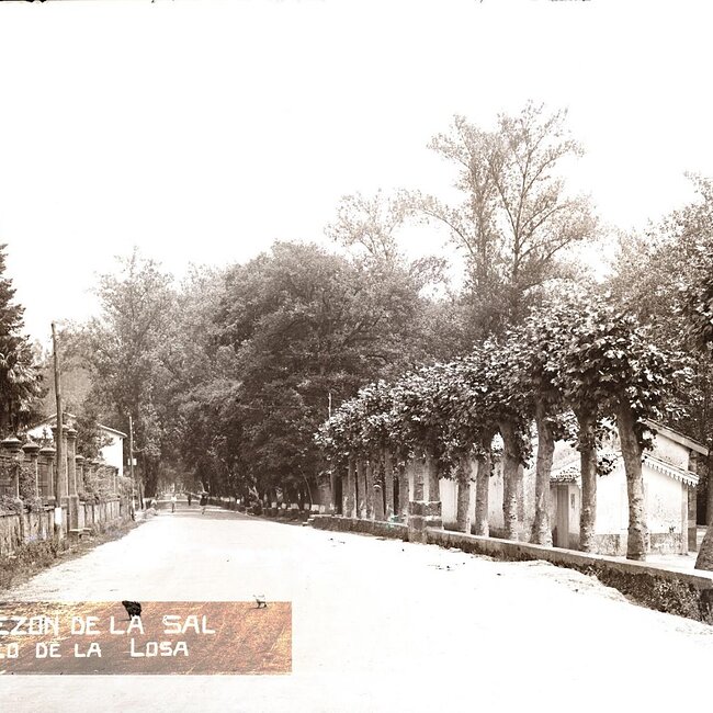 Paseo de la Losa en Cabezón de la Sal