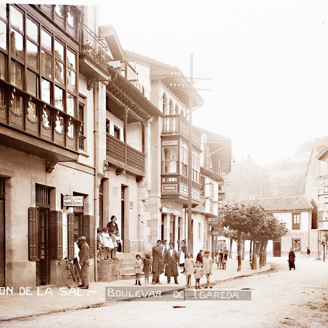 Boulevard de Igareda en Cabezón de la Sal
