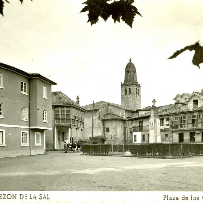 Plaza de los Caídos de Cabezón de la Sal