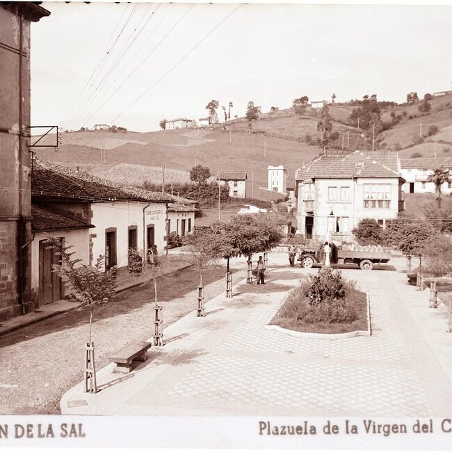 Plazuela de la Virgen del Campo de Cabezón de la Sal