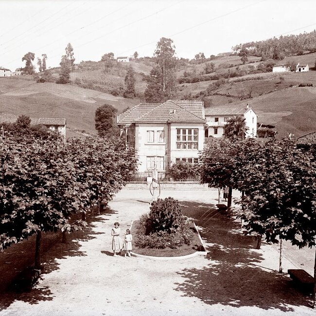 Plaza de la Virgen del Campo de Cabezón de la Sal