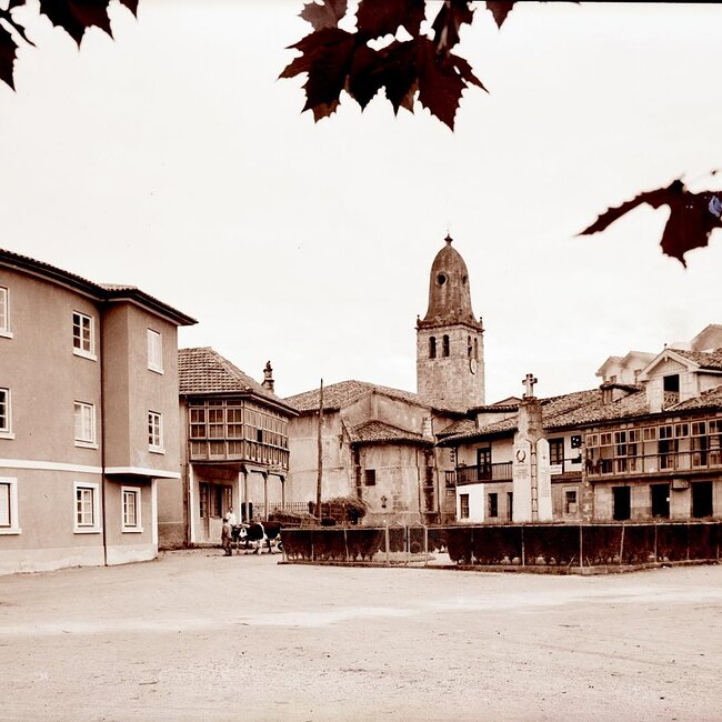 Plaza de los Caídos de Cabezón de la Sal