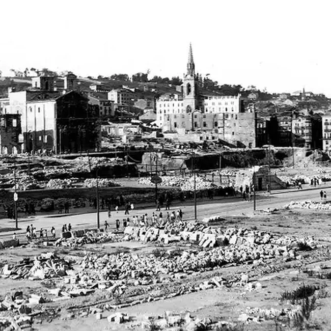 [c.1941] - Tareas de reconstrucción y limpieza tras el gran incendio en Santander
