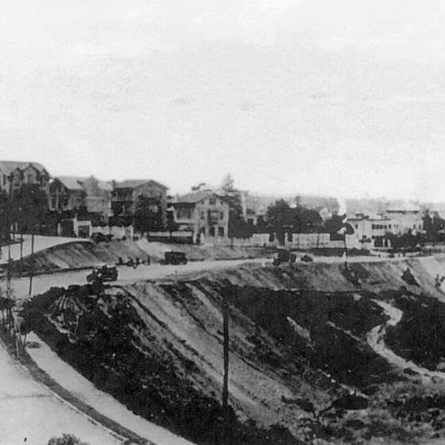 [1950] - Obras de los accesos y aparcamiento de la Playa del Camello