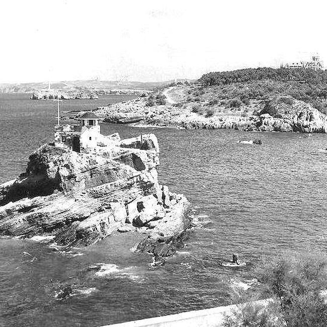 [1953] - Playa del Camello con la caseta de vigilancia de los Prácticos del puerto