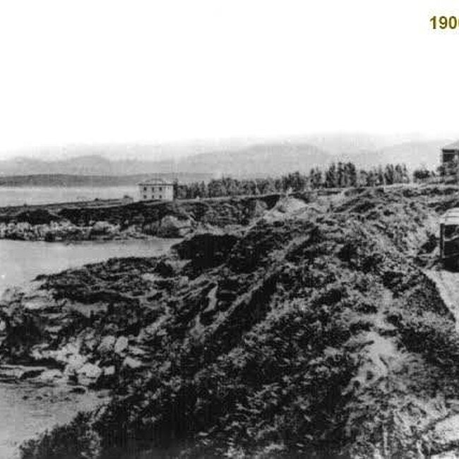 [1900] - Curva de la Magdalena cuando todavía no existía la playa del Camello