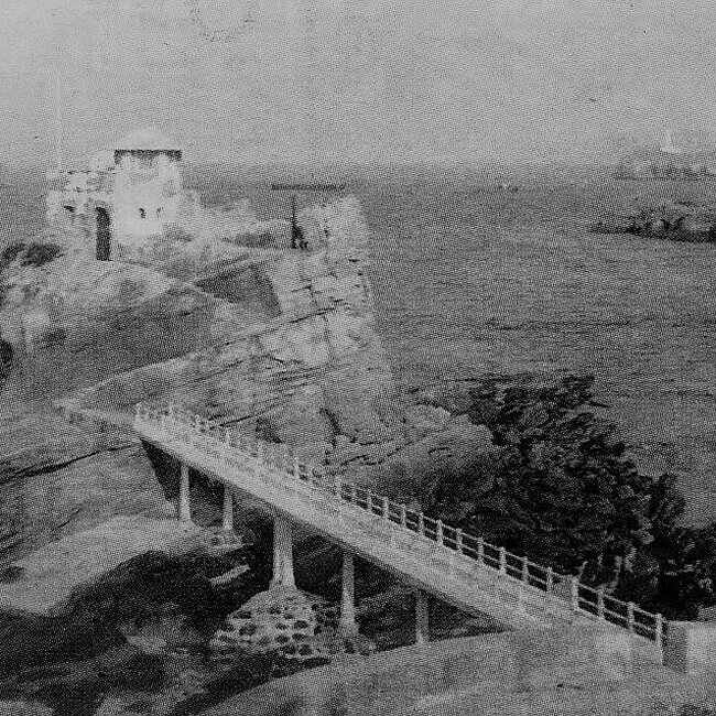 Caseta de vigilancia de los Prácticos del Puerto en la playa del Camello