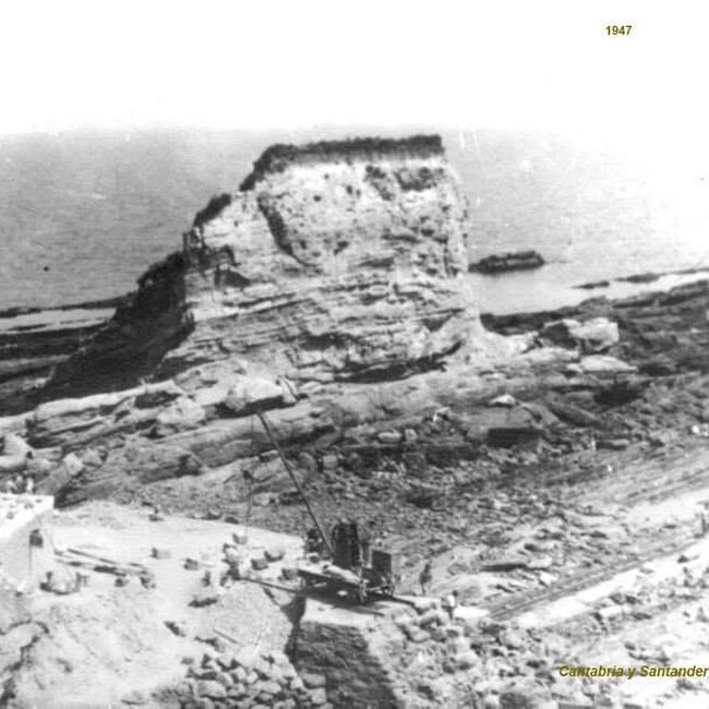 [1947] - Peñón de la playa del Camello