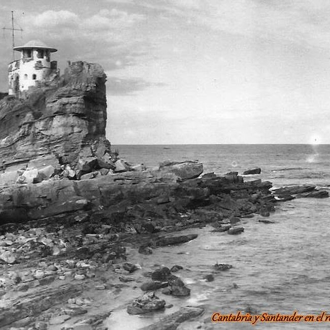 Caseta de los Prácticos del Puerto en el peñón del Camello