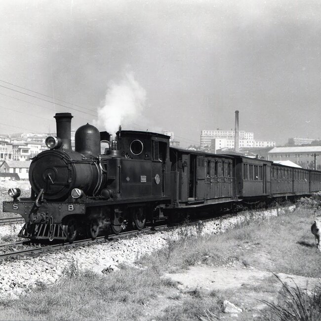 Tren llegando a Nueva Montaña en los años 60