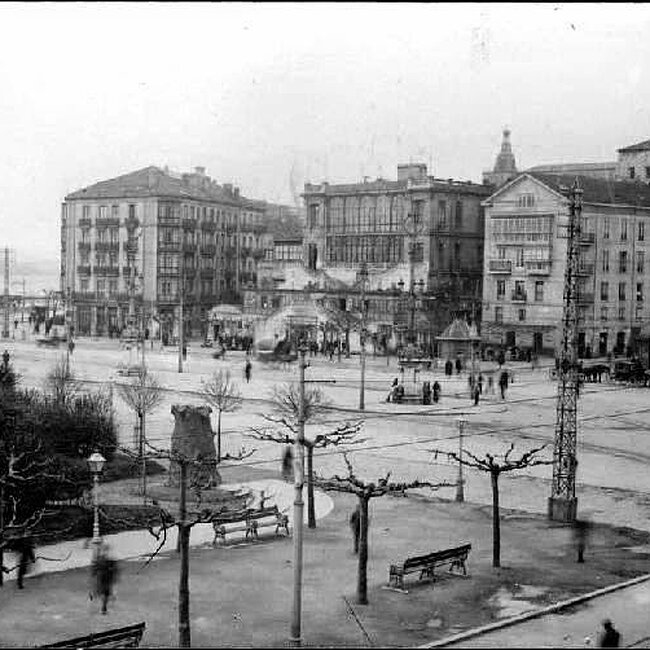 [1916] - Plaza de Farolas de Santander