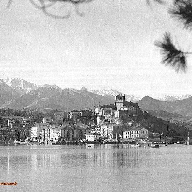 Foto antigua de San Vicente de la Barquera