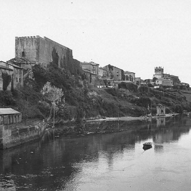 Foto antigua de San Vicente de la Barquera