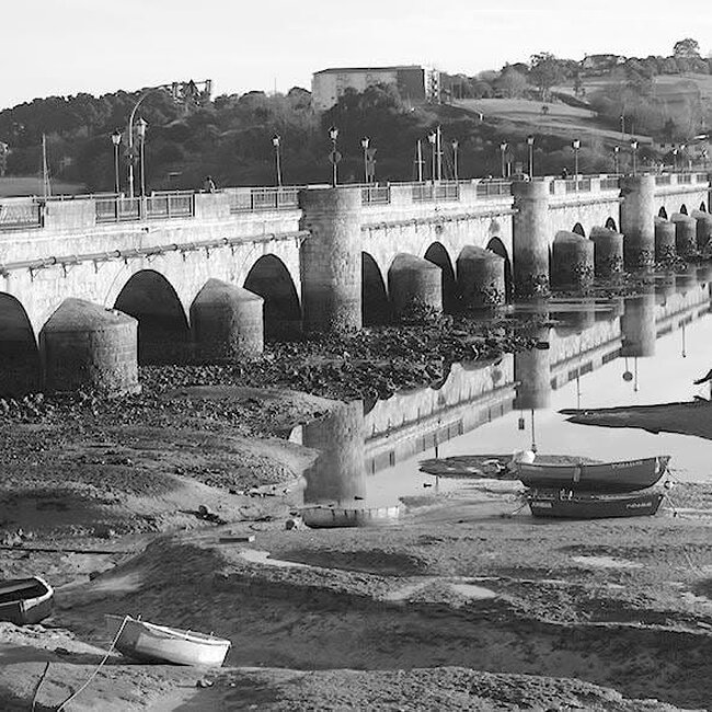 Foto antigua de San Vicente de la Barquera