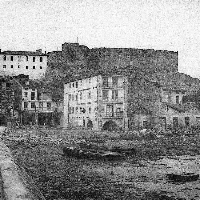 Foto antigua de San Vicente de la Barquera