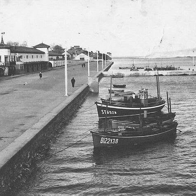 Foto antigua de San Vicente de la Barquera