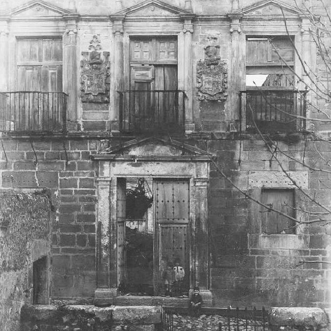 Foto antigua de San Vicente de la Barquera